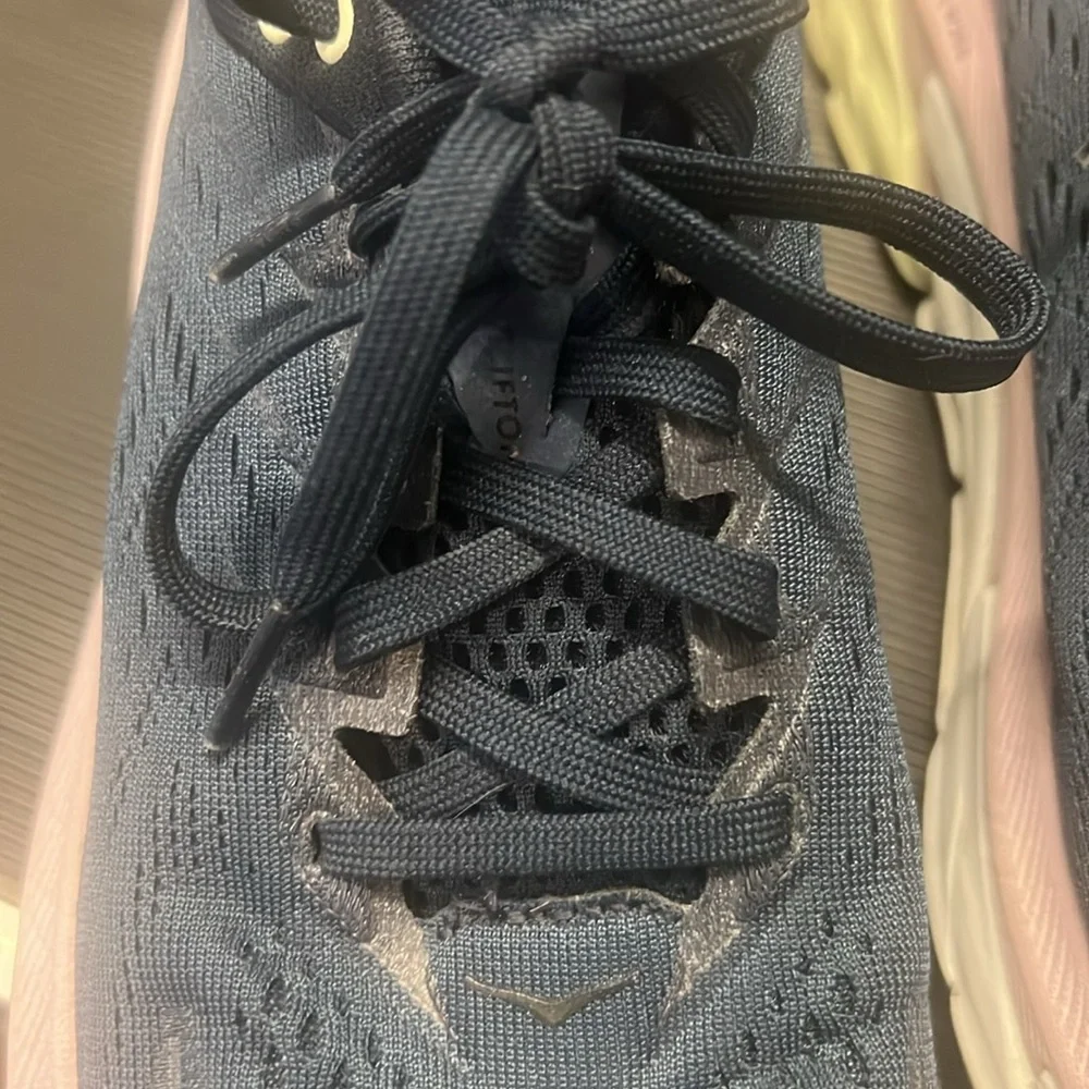 Women’s Hoka One Clifton Edge - Picture 4 of 6